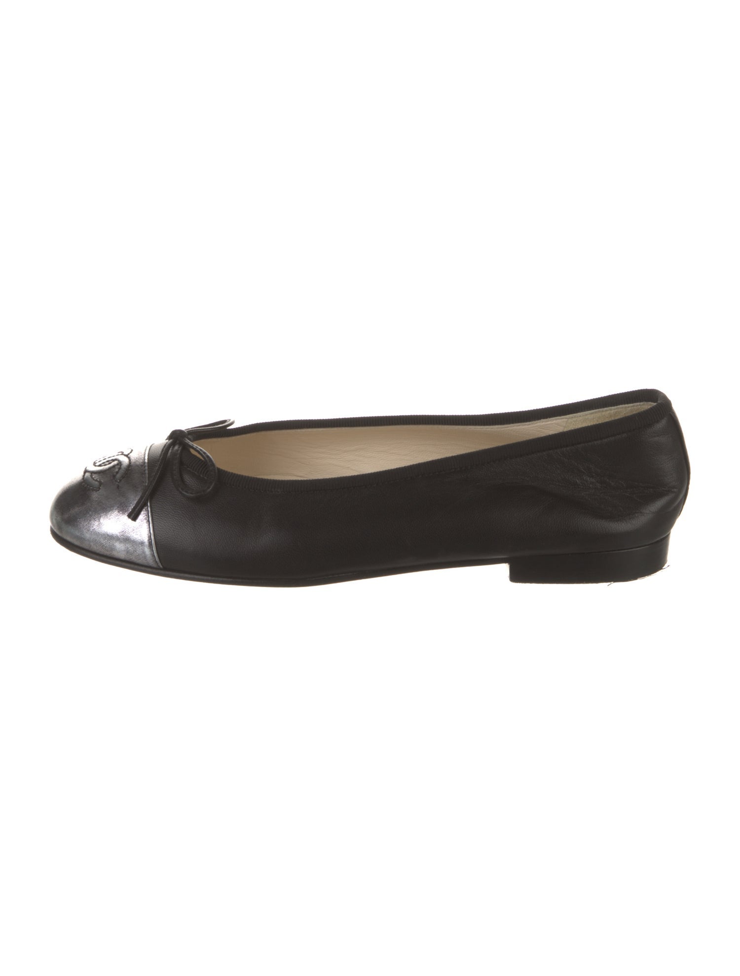 Chanel Interlocking CC Logo Leather Ballet Flats