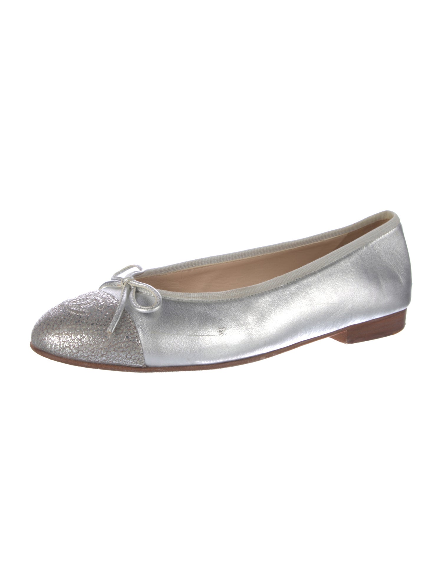 Chanel Interlocking CC Logo Leather Ballet Flats