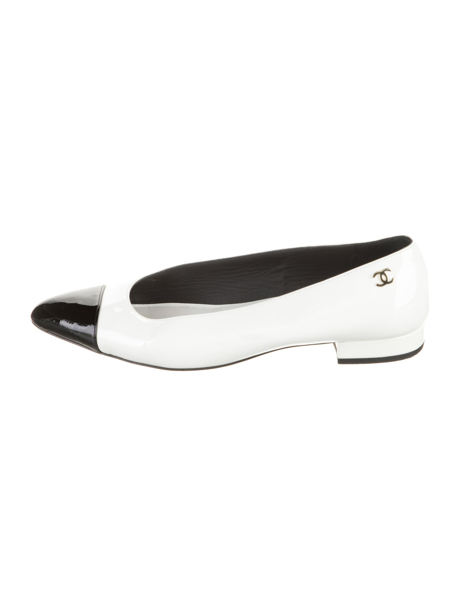 Chanel Interlocking CC Logo Patent Leather Ballet Flats