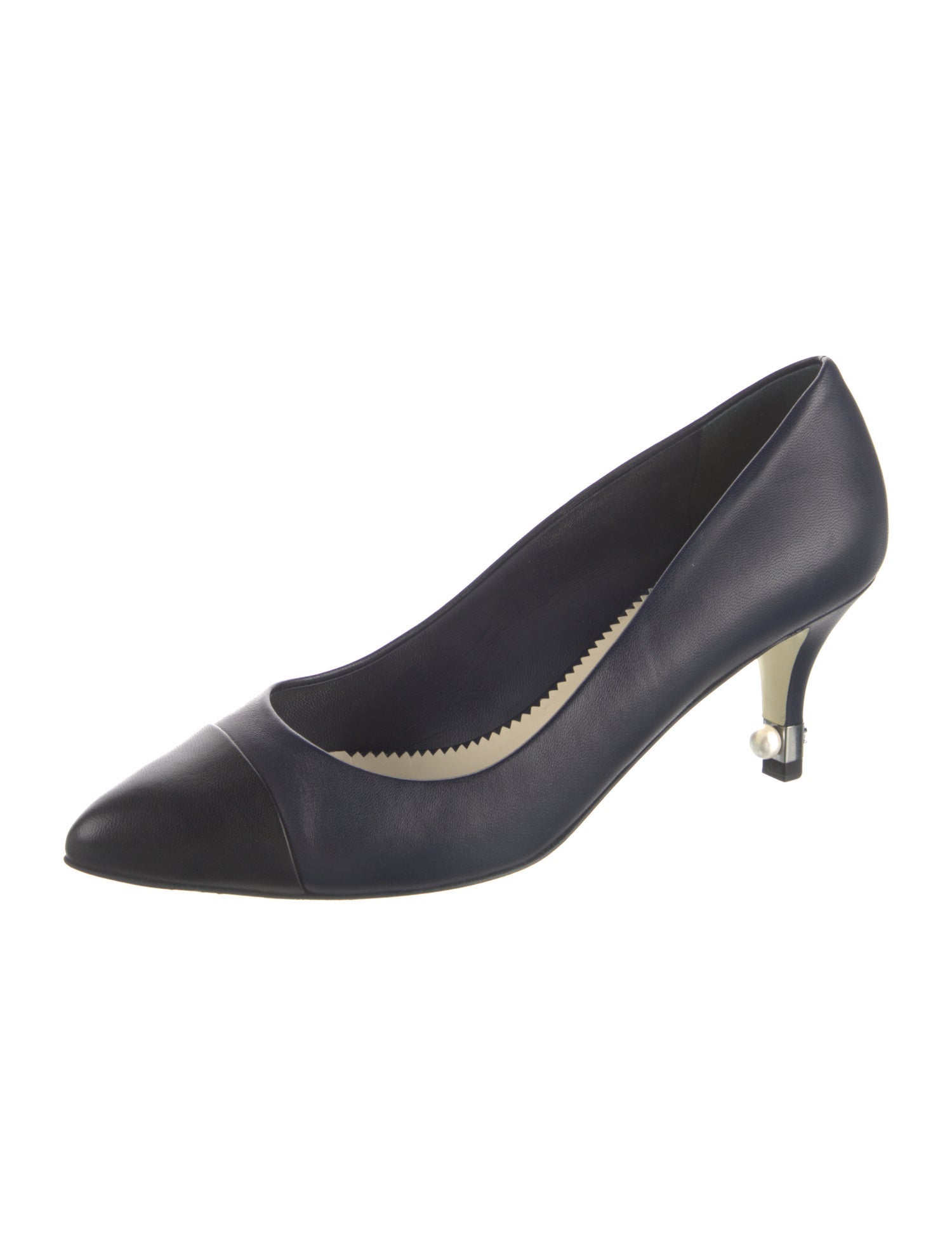 Chanel Interlocking CC Logo Leather Pumps