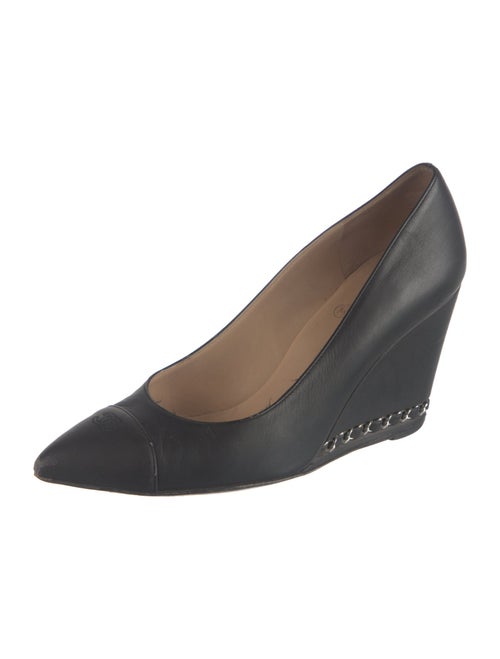 Chanel Chain-Link Accent Leather Pumps