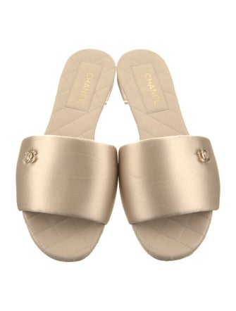 Chanel 2022 Interlocking CC Logo Slides