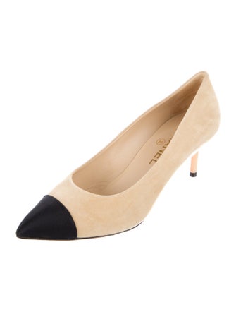 Chanel Interlocking CC Logo Suede Pumps