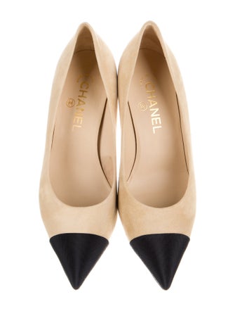 Chanel Interlocking CC Logo Suede Pumps