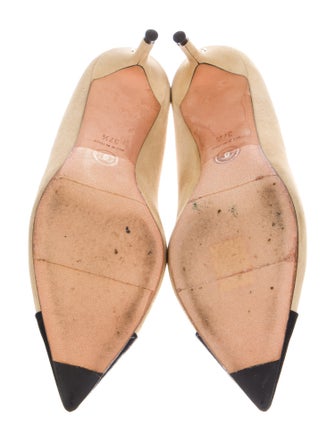 Chanel Interlocking CC Logo Suede Pumps