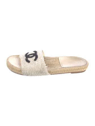 Chanel 2020 Interlocking CC Logo Espadrilles