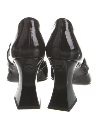 Chanel 2022 Interlocking CC Logo D'Orsay Pumps