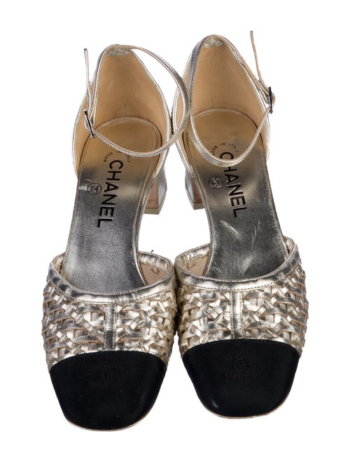 Chanel Interlocking CC Logo Leather Espadrilles