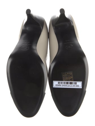 Chanel 2022 Interlocking CC Logo Pumps