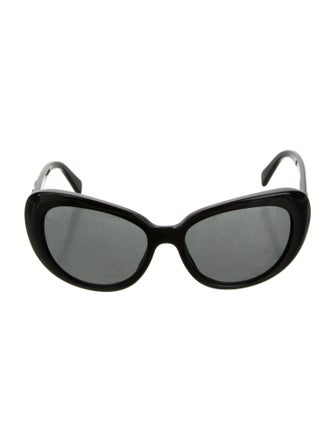 Chanel Interlocking CC Logo Cat-Eye Sunglasses