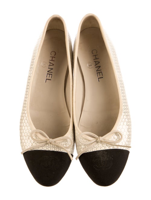 Chanel Interlocking CC Logo Suede Ballet Flats