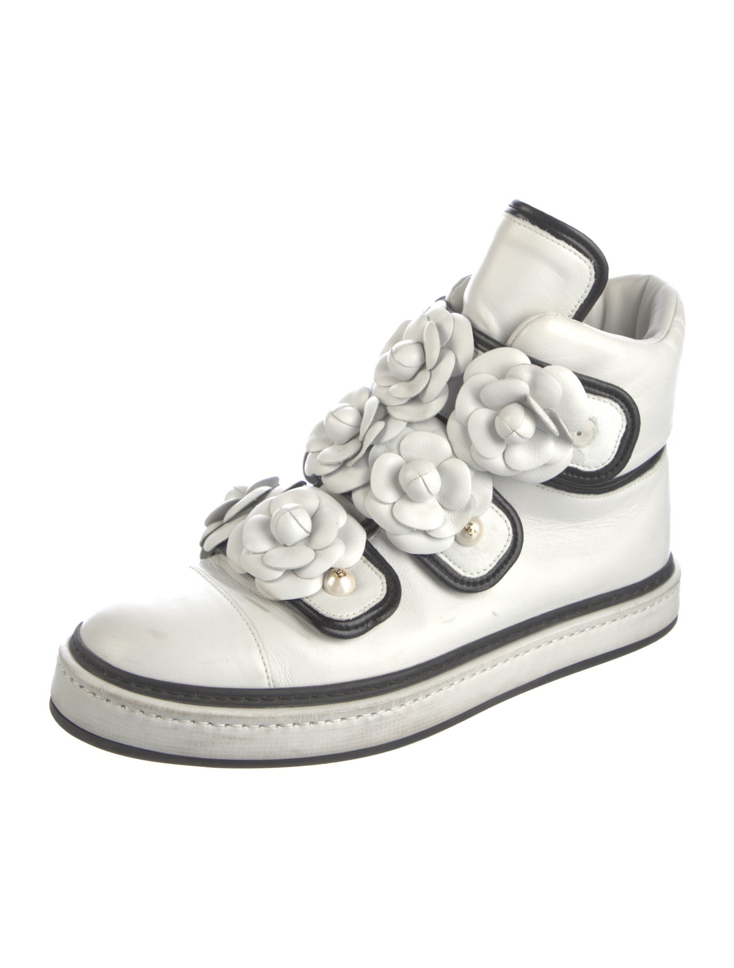 Chanel Interlocking CC Logo Leather Sneakers