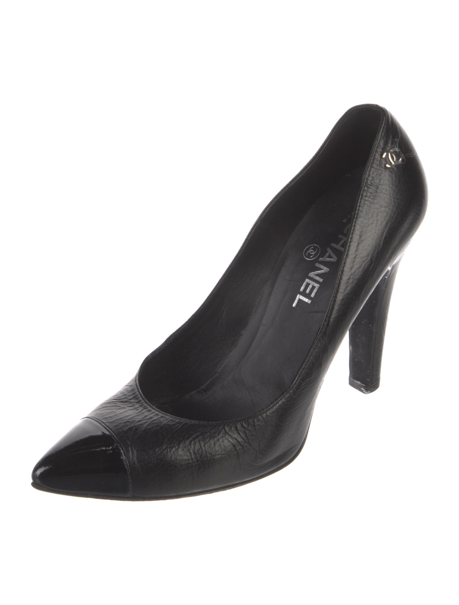 Chanel Interlocking CC Logo Leather Pumps