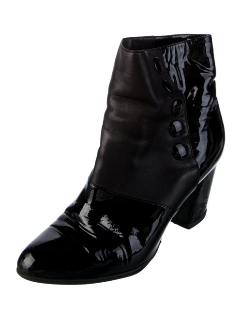 Chanel 2008 Interlocking CC Logo Boots