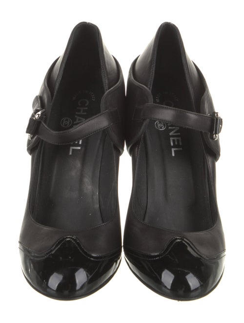 Chanel 2008 Interlocking CC Logo Pumps