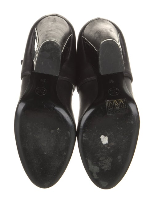 Chanel 2008 Interlocking CC Logo Pumps