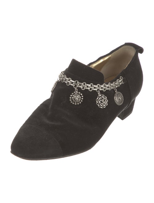 Chanel Interlocking CC Logo Velvet Pumps