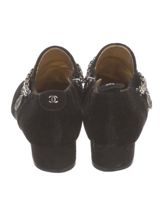 Chanel Interlocking CC Logo Velvet Pumps