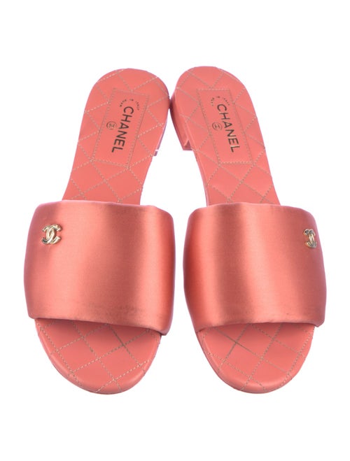 Chanel 2022 Interlocking CC Logo Slides