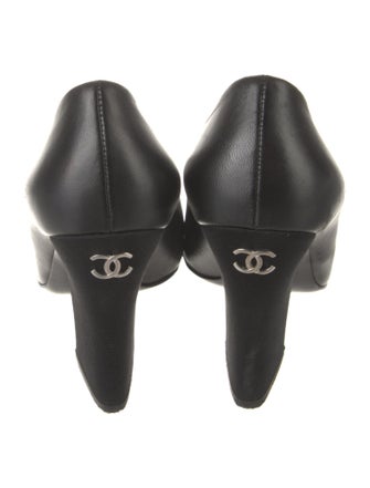 Chanel 2014 Interlocking CC Logo Pumps
