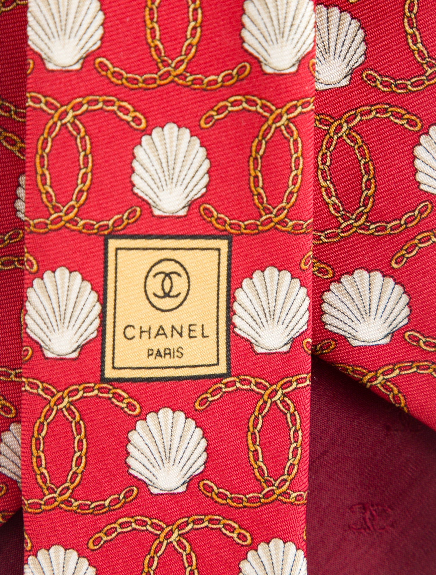 Chanel CC Shell Tie