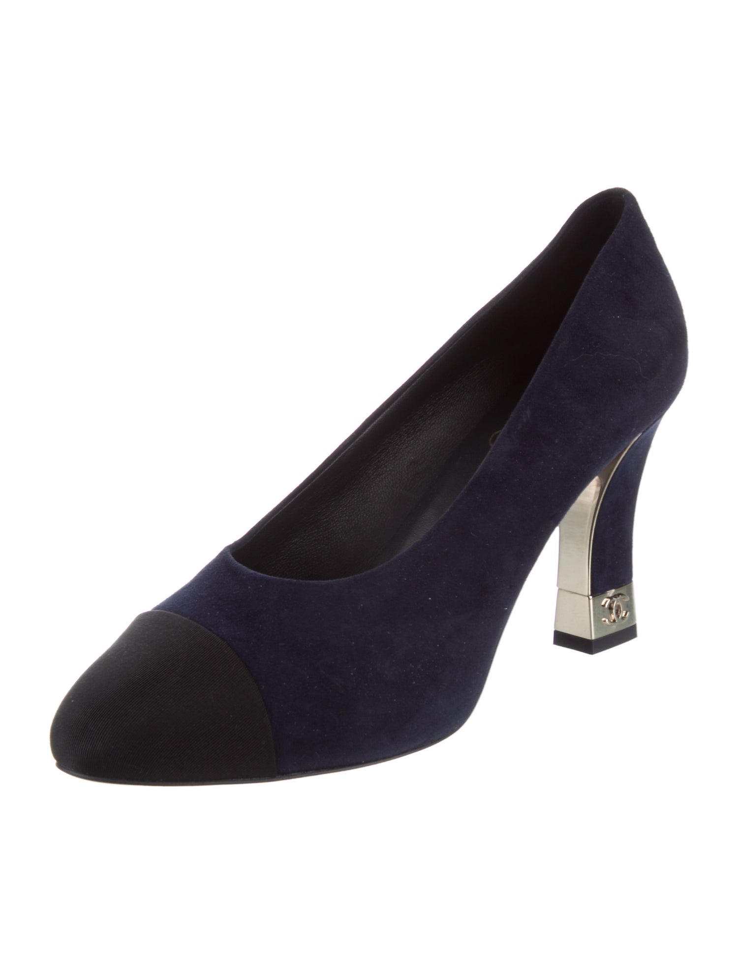 Chanel 2020 Interlocking CC Logo Pumps