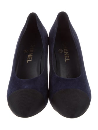 Chanel 2020 Interlocking CC Logo Pumps