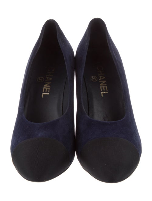 Chanel 2020 Interlocking CC Logo Pumps