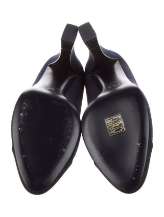 Chanel 2020 Interlocking CC Logo Pumps