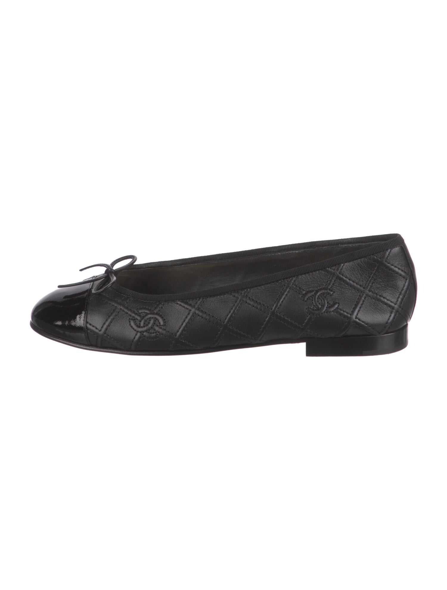 Chanel 2023 Interlocking CC Logo Ballet Flats