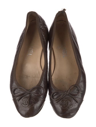 Chanel Interlocking CC Logo Patent Leather Flats