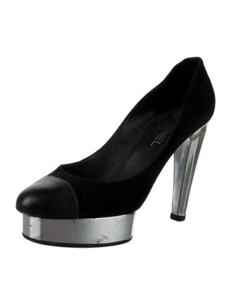 Chanel 2011 Interlocking CC Logo Pumps