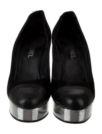 Chanel 2011 Interlocking CC Logo Pumps