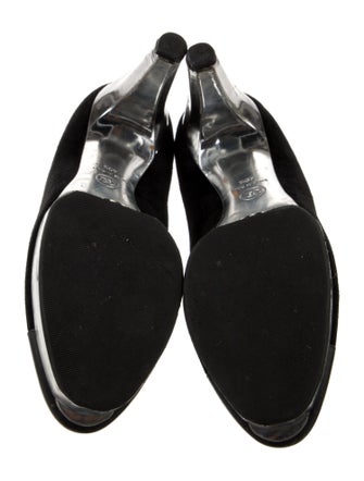 Chanel 2011 Interlocking CC Logo Pumps