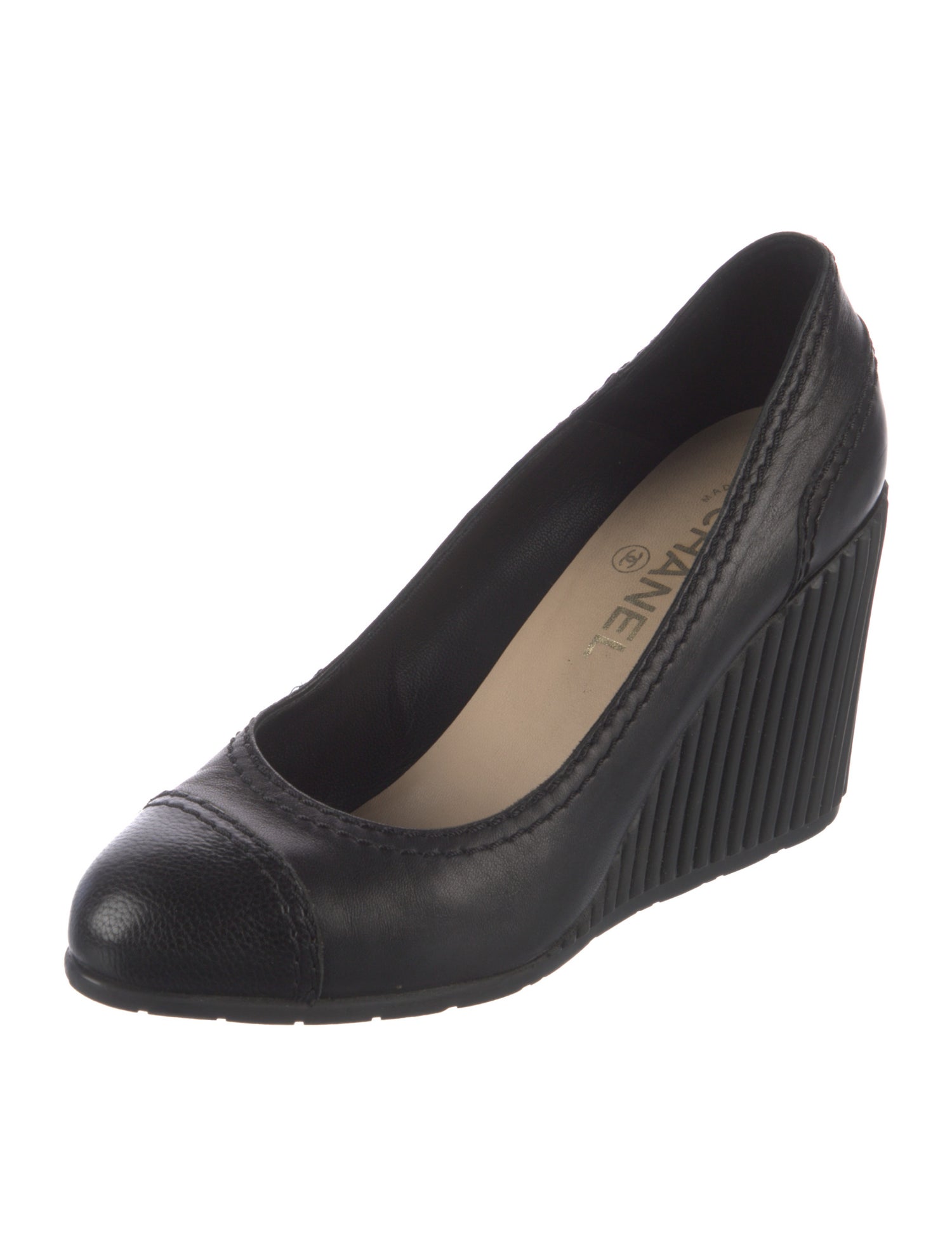 Chanel Interlocking CC Logo Lambskin Pumps