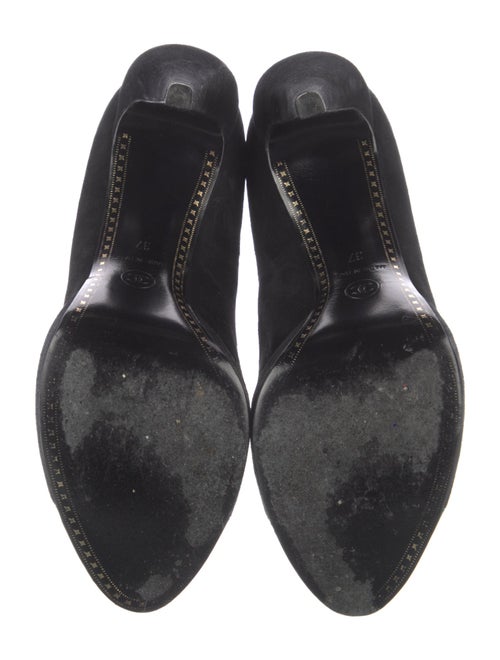 Chanel 2011 Interlocking CC Logo Pumps