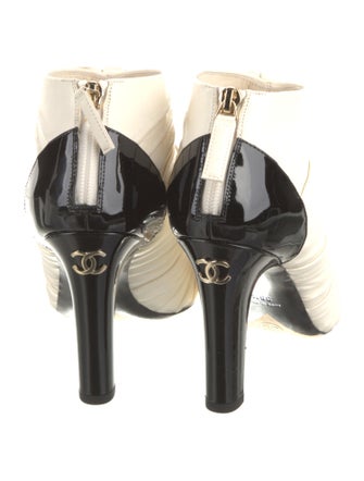 Chanel 2018 Interlocking CC Logo Mules