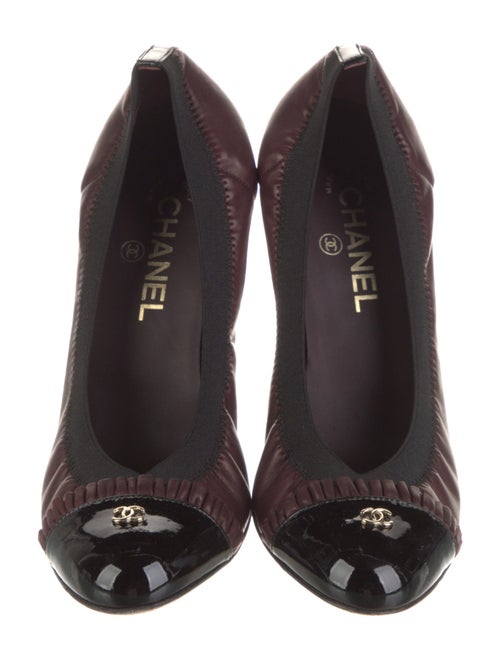 Chanel 2009 Interlocking CC Logo Pumps