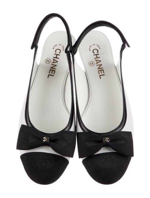 Chanel Interlocking CC Logo Leather Slingback Flats