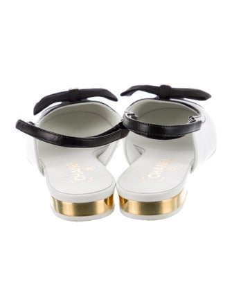 Chanel Interlocking CC Logo Leather Slingback Flats