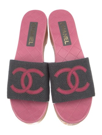 Chanel Interlocking CC Logo Slides