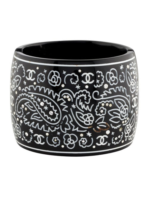 Chanel Strass & Resin Argyle Etched Hinged Bangle