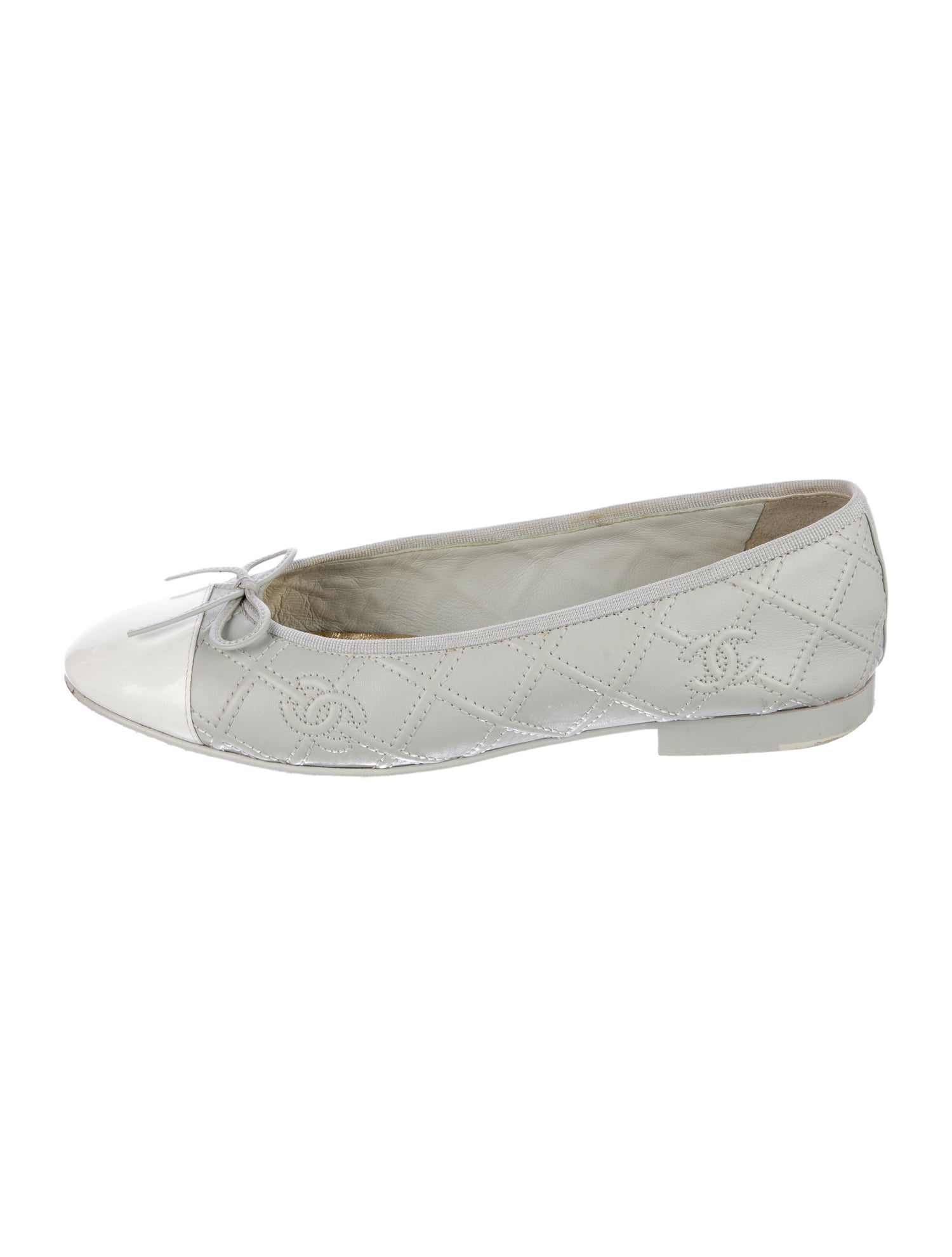 Chanel 2023 Interlocking CC Logo Flats