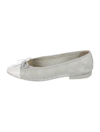 Chanel 2023 Interlocking CC Logo Flats