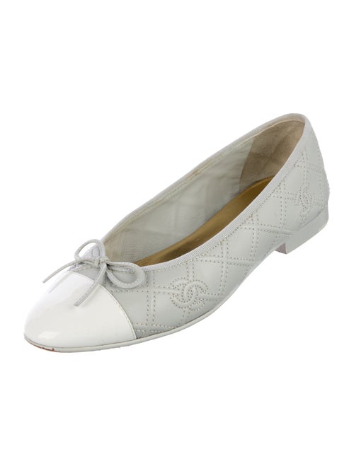 Chanel 2023 Interlocking CC Logo Flats