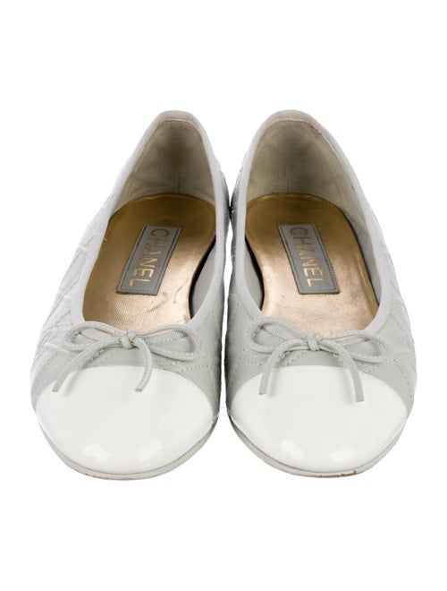 Chanel 2023 Interlocking CC Logo Flats