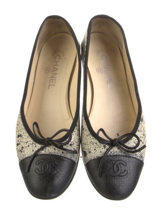 Chanel 2016 Interlocking CC Logo Ballet Flats