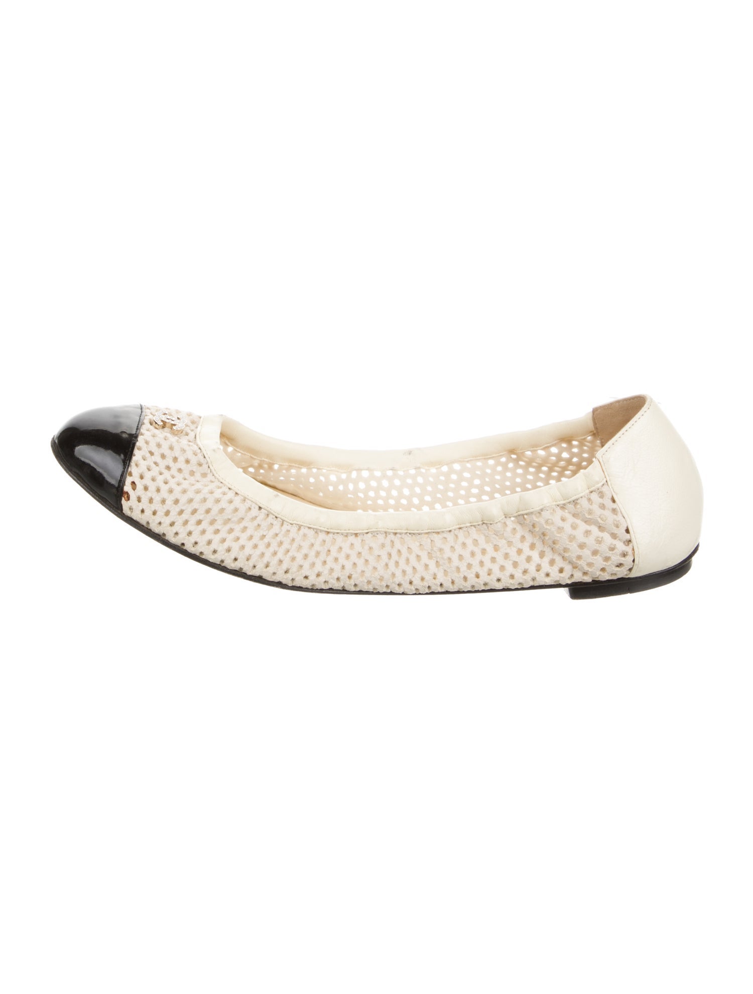 Chanel Interlocking CC Logo Leather Ballet Flats
