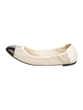 Chanel Interlocking CC Logo Leather Ballet Flats