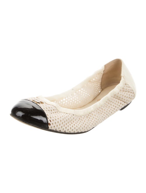 Chanel Interlocking CC Logo Leather Ballet Flats